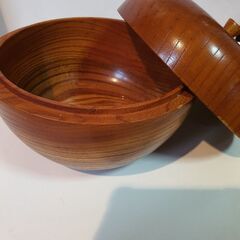 木の小物入れ  りんご型の画像