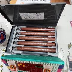 彫刻刀、六角のねじ回しビ－ズもろもろです。