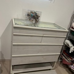 ガラス張り　家具 収納家具 