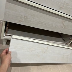 ガラス張り　家具 収納家具 の画像