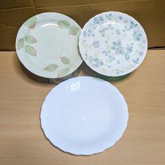【無料・中古】お皿3枚の画像