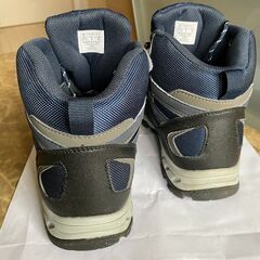 Alpine design トレッキングシューズの画像