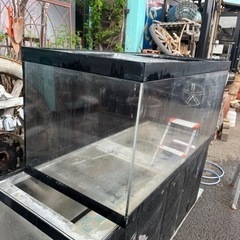 アクリル水槽、水槽の画像