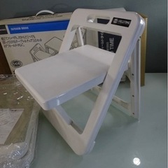 テーブルとイス　アウトドアグッズ の画像