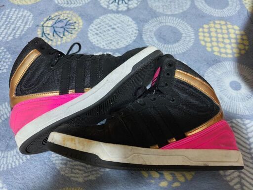 アディダス adidas レディース 黒Xピンク色 ハイカット 23cm