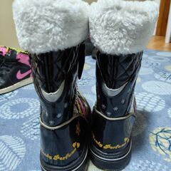 スパイク付きスノーブーツ☆ 23.5cm ガールズ 防水 防寒の画像