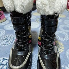 スパイク付きスノーブーツ☆ 23.5cm ガールズ 防水 防寒の画像