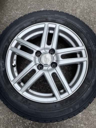 車のパーツ タイヤ、ホイール