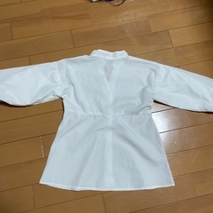 キッズ　ブラウス　ホワイト　130センチの画像