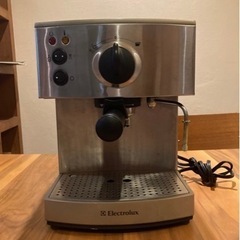 Electrolux エスプレッソマシン EES200の画像