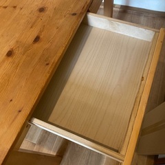 無印良品　パイン材デスク　引き出し付きの画像