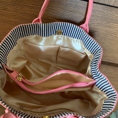 【今週1,000円】【未使用】『柔らかい合皮の収納たくさん素敵なバッグ』の画像