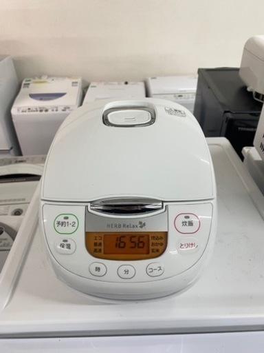 配送可能　保証付き　ヤマダ電機オリジナル　YEC-M10D1　マイコンジャー炊飯器　(5.5合)