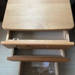 木製　学習机の収納棚　キャスター付きの画像