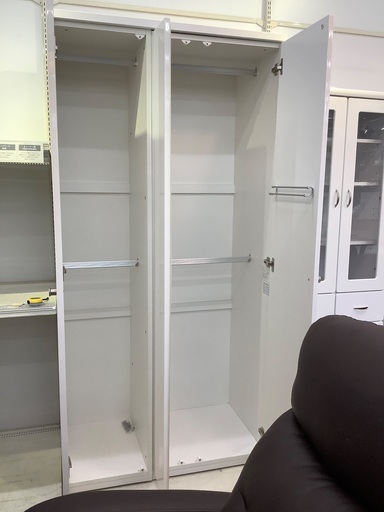 ニトリ】ミラー付3枚扉ワードローブ売ります！