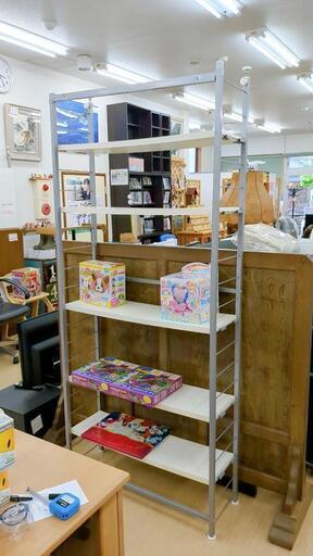 突っ張りラック☆大型☆家具 収納家具 【こちらは店舗です。浜村鹿野温泉ICから3分 買取本舗 宮本リサイクル 営業時間９～１９時 定休日水曜日】