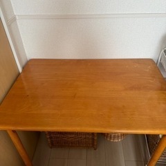 テーブルやデスクなどに最適の画像