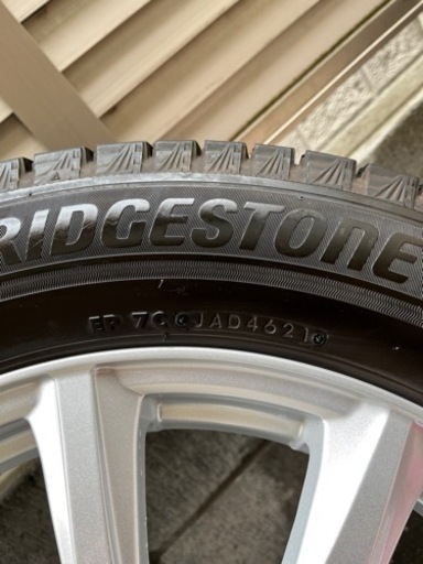 トヨタハリアー スタッドレスタイヤ ブリヂストン  VRX3 235/55 R18 
