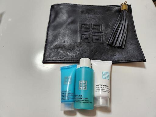 ～交渉中～【急募】免税店ノベルティ GIVENCHY ポーチ