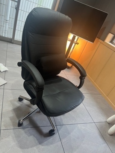 オフィスチェア　ニトリ　革　ブラック
