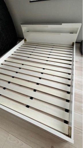 《5月終了予定》クイーンベッドフレーム　すのこ付き