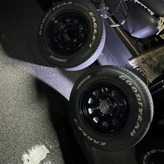 ハイエース タイヤホイールの画像