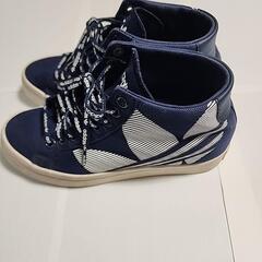 アディダス/adidas BC0412 COURTVANTAGE HEEL TREFOIL キャンバススニーカー/インヒール/紺/LADIESの画像
