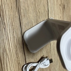 iPhone、携帯ワイヤレス充電スタンド【新品未使用品】の画像