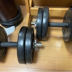 ダンベルとベンチ