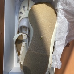 白のレディースシューズ  23〜23.5の画像