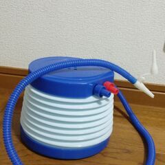空気入れ　浮き輪