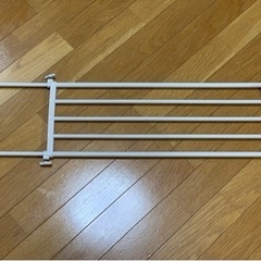つっぱり棚①奥行22cm幅65〜93cm