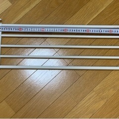 つっぱり棚②
奥行22cm幅65〜93cm