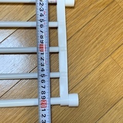 つっぱり棚③奥行22cm幅65〜93cmの画像