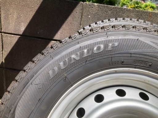 車のパーツ タイヤ、ホイール