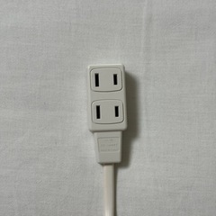 ダイソー コード付タップ 3個口 10cm の画像