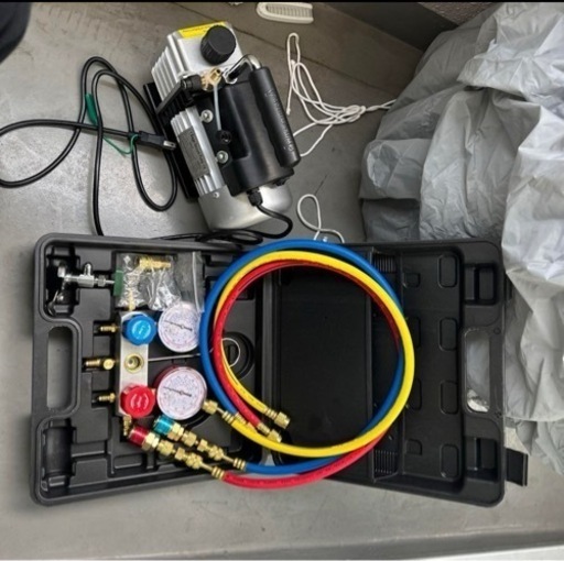 真空ポンプ エアコン マニホールドゲージ エアコンガスチャージセット ガス補充 車 セット R134a R32 R410a R404a 対応冷媒 電動ポンプ