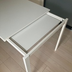 4〜6人用ダイニングテーブル　ダイニングテーブル白　伸縮性ダイニングテーブルの画像