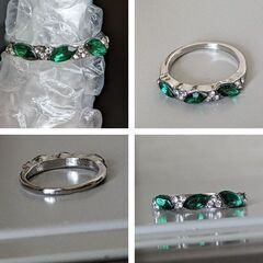 エメラルドラインストーンリング（新品）14号相当/お取り引き予定者様有りの画像