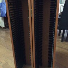 おしゃれなCDラックの画像