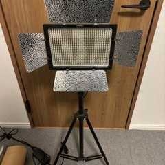 Yongnuo 600 LEDビデオライト