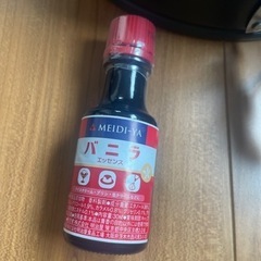 ケーキ型 バニラエッセンスなどの画像