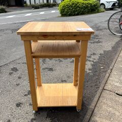 リサイクルショップどりーむ天保山店　No13050　大幅割引!!　￥2,200→￥1,100　ラック　収納ラック　木製　キャスター付き　の画像