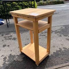 リサイクルショップどりーむ天保山店　No13050　大幅割引!!　￥2,200→￥1,100　ラック　収納ラック　木製　キャスター付き　の画像