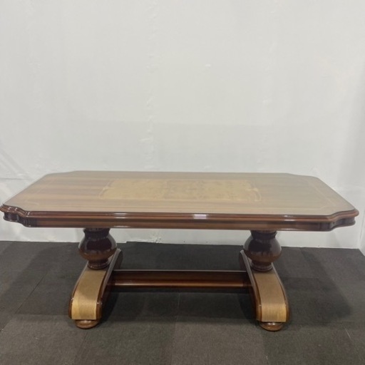 イタリアンアンティーク調　ダイニングテーブル 家具 机