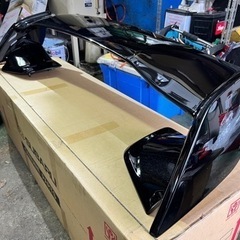 SUBARU純正 トランクスポイラー 新品未使用 SUBARU純正 トランクスポイラー 未使用