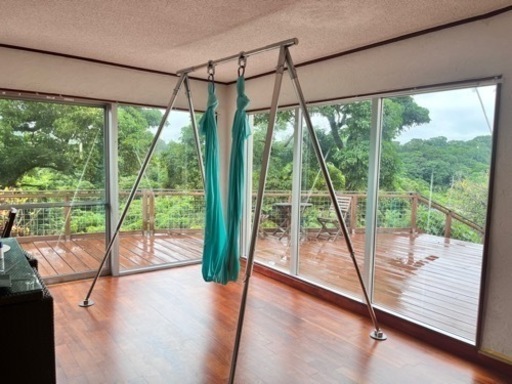 エアリアル　空中ヨガ