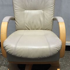 ◎ 5 回転式 肘付き ダイニングチェア リビングチェア 高さ 88㎝ 座面サイズ50㎝ 　ゆったりとくつろげるキャスター付き ダイニングチェア　やや黒い汚れ1部あり の画像