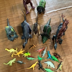 恐竜　フィギュア