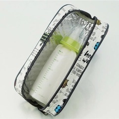 【中古美品】不織布ほ乳瓶ポーチ 哺乳瓶  ミルク 授乳 ミッキー スケッチ 収納 持ち運び ベビー用品 ベビーグッズ おしゃれ 可愛い 便利 ペットボトルケース ボトルホルダー 【ディズニー Disney ミッキーマウス スケーター】 保温 保冷 夏 赤ちゃんとのお出かけに 持ち手付きの画像
